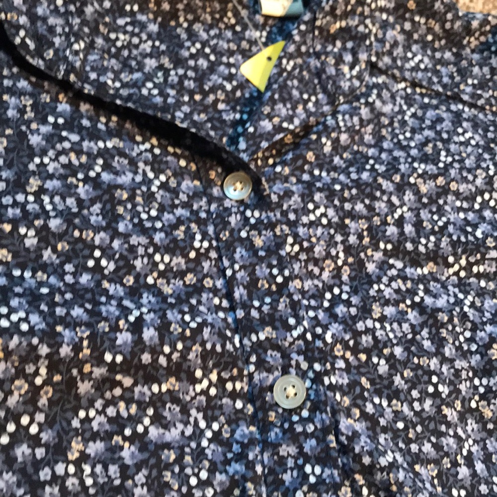 Eddie Bauer Button Down - S - Picture 2 of 2